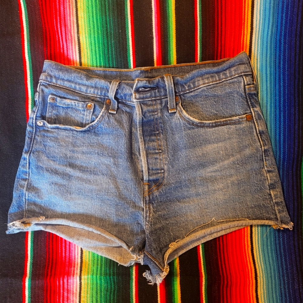 Levis 501 Shorts (real denim)